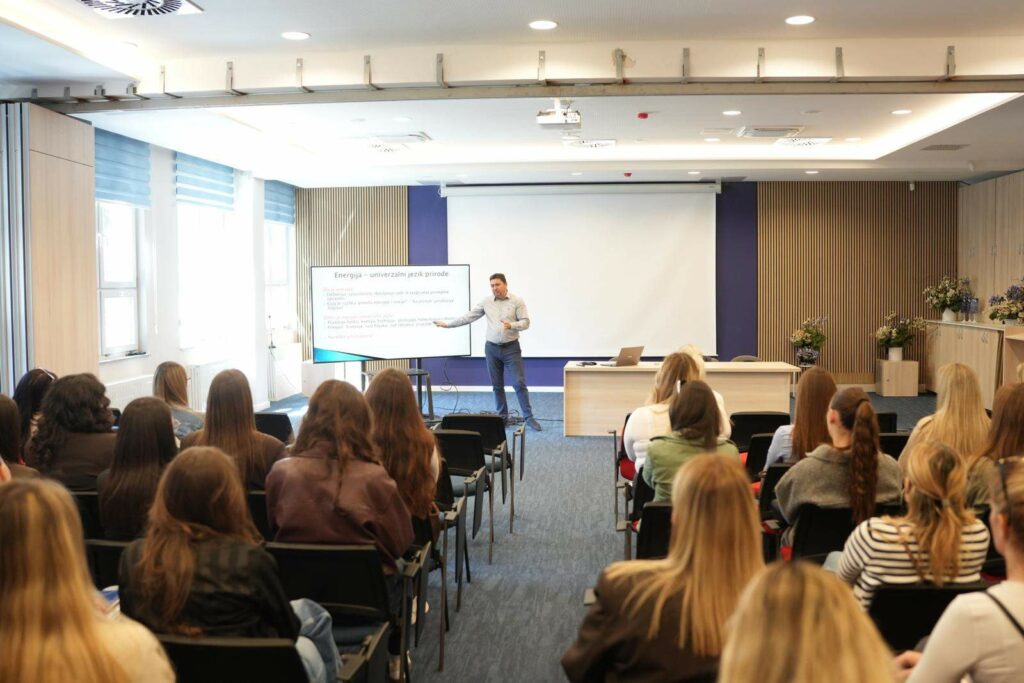 Predavanjem „Energija kao univerzalni jezik prirode“ započeo program Festivala znanosti